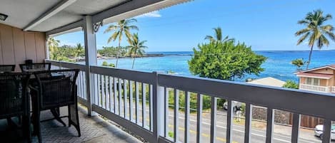 From your private lanai you have a great view of Kahaluu Beach. Walking distance to Surf and snorkel
