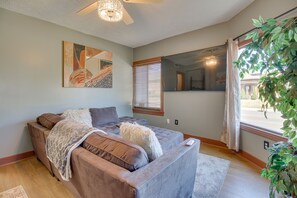 Living Room | Smart TV | Books | Breakfast Bar