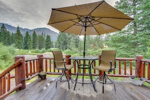 Private Deck | Outdoor Dining Area | Mountain Views