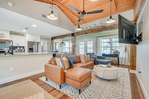 Living Room | Open Floor Plan