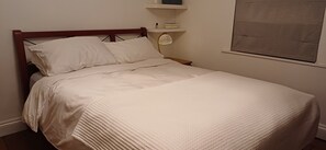 King size bedroom