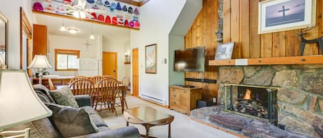 Winter Park Vacation Rental | 2BR | 2BA | Stairs Required | 950 Sq Ft