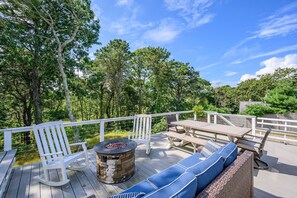 Spacious outdoor living area on upper deck - 135 Pine Knoll Avenue Chatham Cape Cod - Sarah-N-Dipity - NEVR