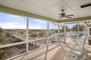 Screened in porch!