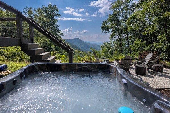 Outdoor spa tub
