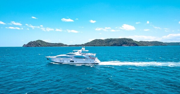 Luxury awaits: Your own private villa on the Costa Rican Sea!