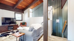 Indoors, Screen, TV, Hardwood, Home Decor