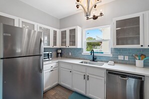 light bright kitchen