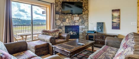 Duck Creek Village Vacation Rental | 3BR | 4BA | 1,700 Sq Ft | Stairs Required