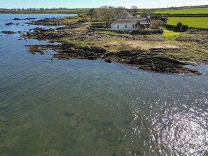 Setting | Shell Cottage - Yellow Rock Holidays, Portyerrock, near Newton Stewart