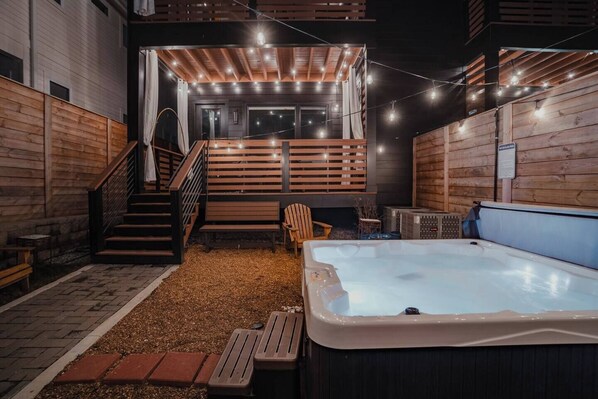 Bain à remous extérieur