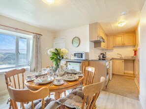 Kitchen/diner | Bunloit Farmhouse - Bunloit Holidays, Drumnadrochit