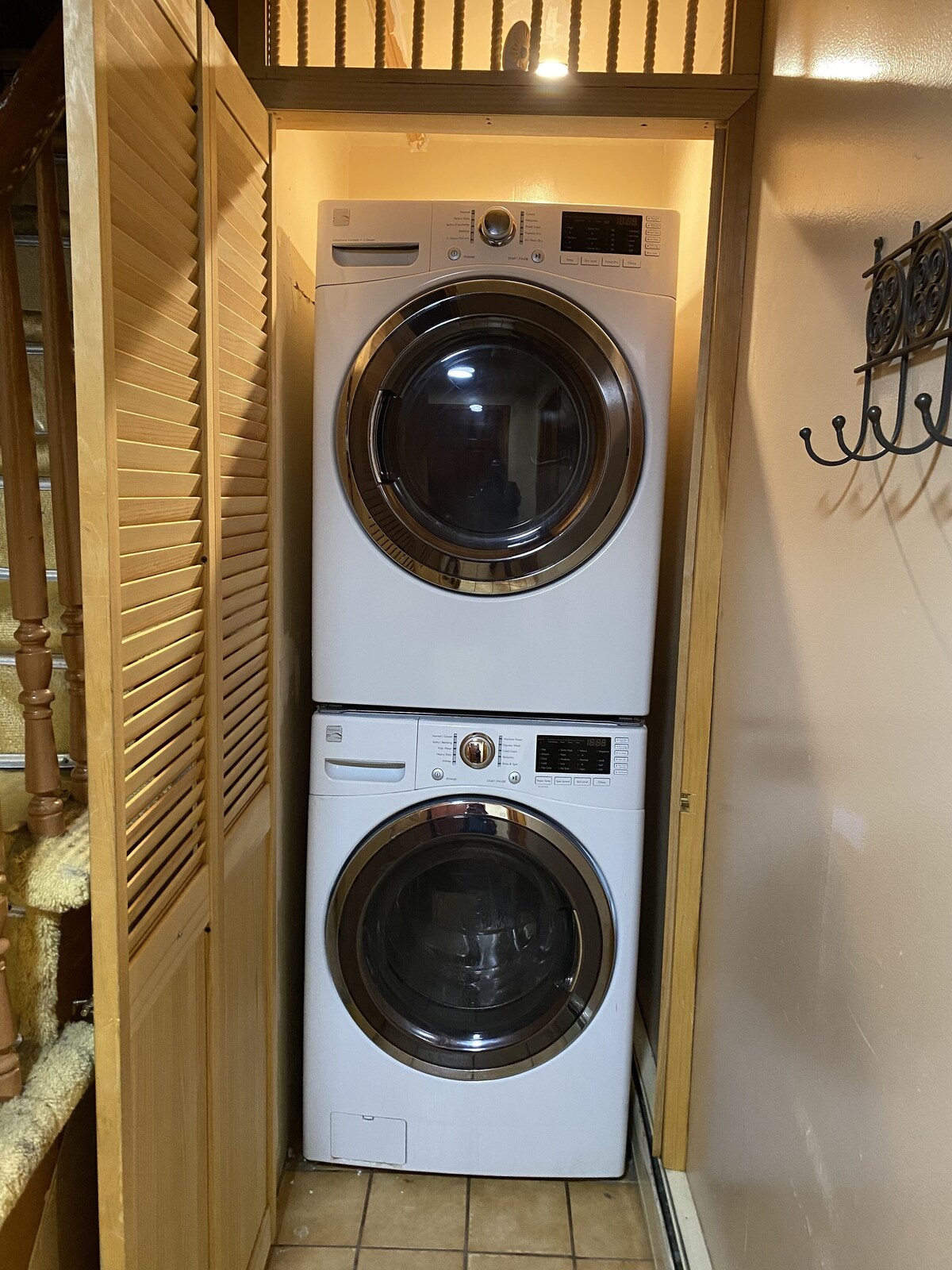 2 Bedroom Apartment, Easy connection to NYC.