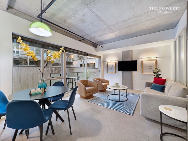 Clean spacious room