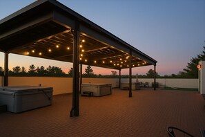 10 Rooftop Hot Tubs Available 24/7