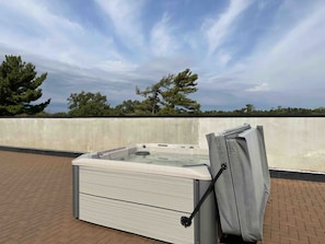 Soak and relax in the private hot tubs on the roof top. Available year round!
