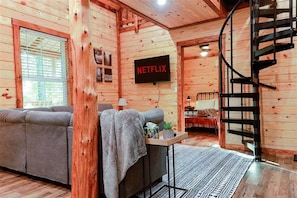 rustic cabin with upscale ammenities