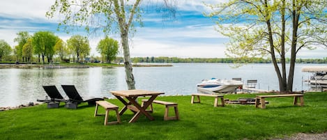 Picnic or sunbathe by the water-Boat is NOT included