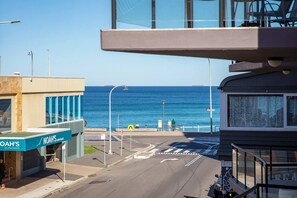 Immerse yourself in the vistas from the apartment, allowing you to soak in the natural beauty of East Newcastle's captivating seaside surroundings.
