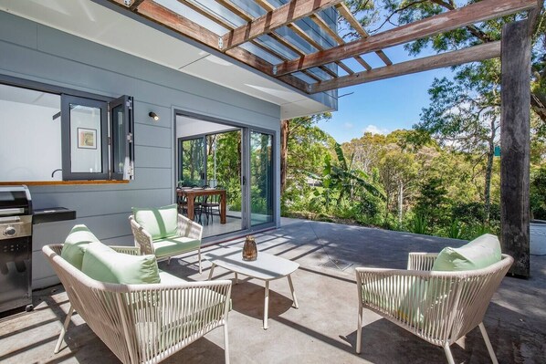 Dine alfresco out on the patio, taking in the fresh air or whipping up a feast on the BBQ.
