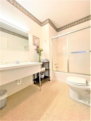 Private En-suite Full Bathroom with Hair Dryer