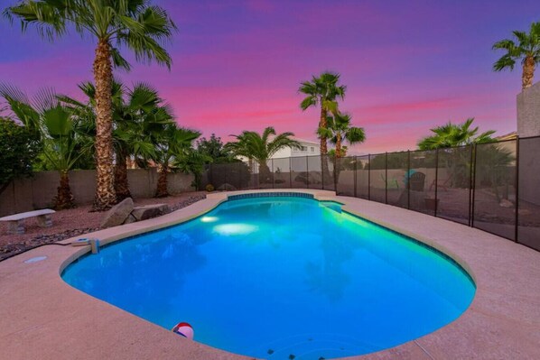 Sparkling deep pool.  New hand rail not pictured. Pool Heat available at the below cost: April - October $95 per day November - March $125 per day.