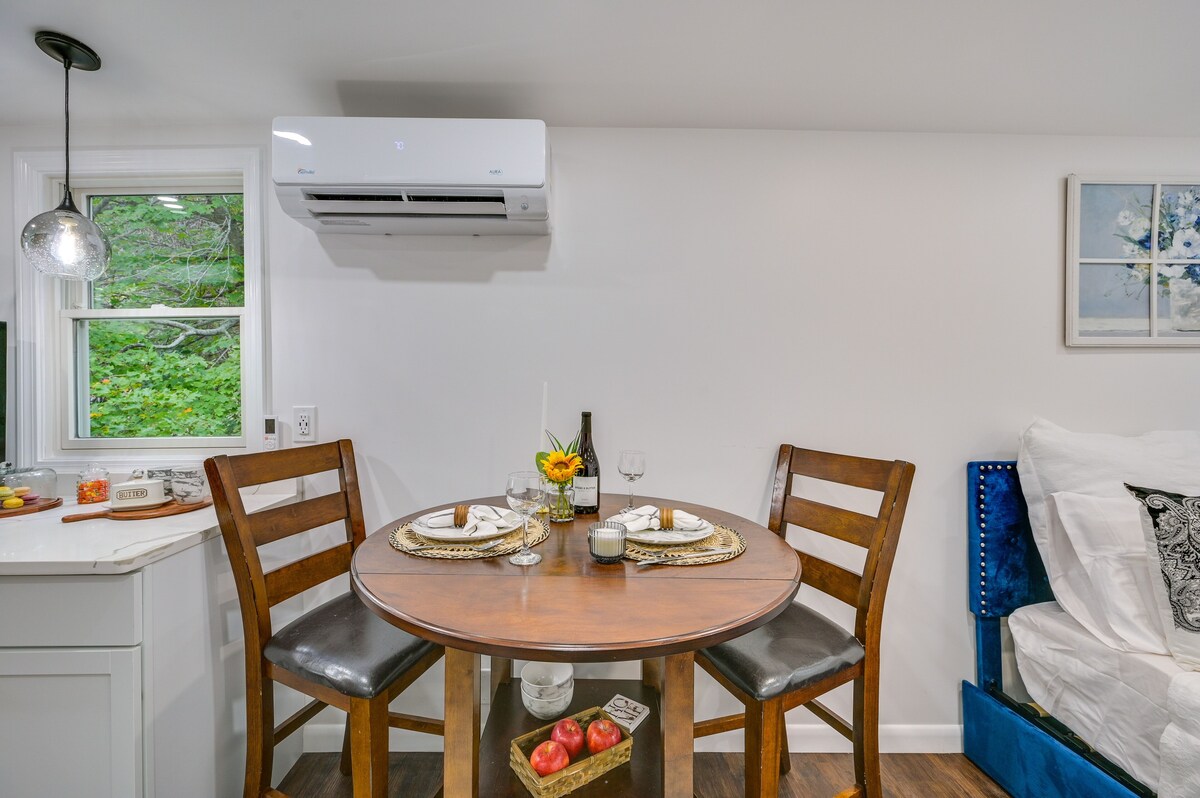 Charming Danvers Studio: 5 Mi to Salem!