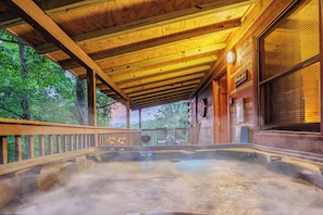 Bain à remous extérieur