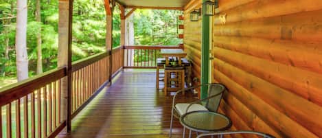 Fallentimber Vacation Rental | 3BR | 1BA | 1,010 Sq Ft | Stairs Required