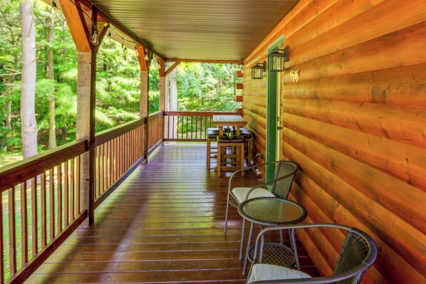 Fallentimber Vacation Rental | 3BR | 1BA | 1,010 Sq Ft | Stairs Required