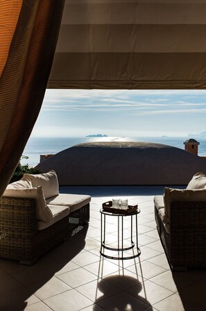 Activities, Amenities, Balcony / Terrace / Patio, Building Exterior, Garden, Pool, Spring, Summer, Wellness