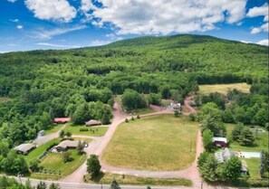 22 PRIVATE AND SERENE ACRES, BACKED BY AN 80-ACRE NATURE PRESERVE)
