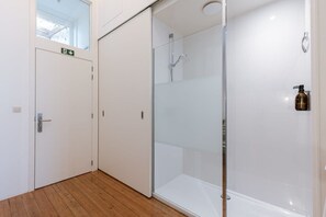 Walk-in Shower