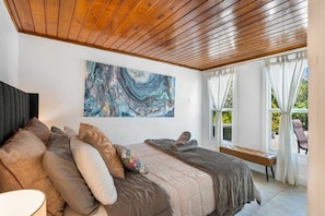 fourth bedroom, queen size bed