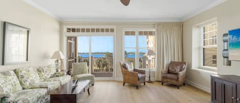 So much bright open space and high speed wi-fi throughout. Come in and relax.