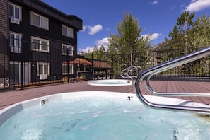 Outdoor tub