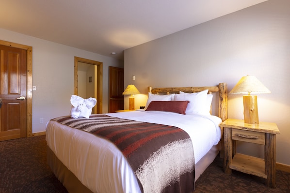 Unit with Queen bed