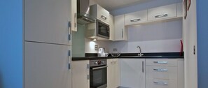 Kitchen (1)