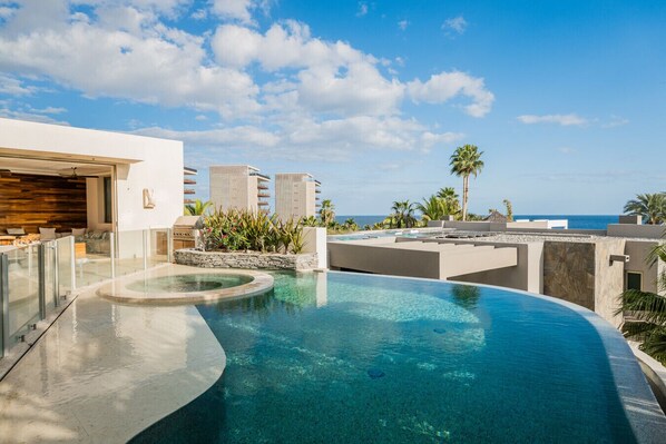 Relaxing Pool