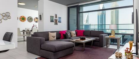 Holiday rental with Dubai skyline views and top-class facilities in Downtown Dubai