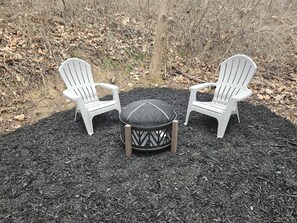 Grey Pines - Fire Pit Area