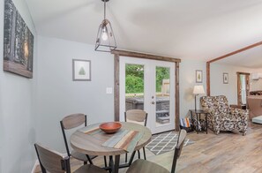 Grey Pines - Dining Area