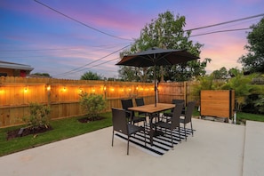 Outdoor dining