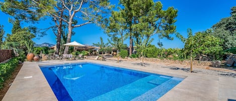 Finca auf Mallorca mit Pool und Garten