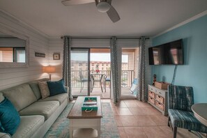 Full living room and dinning area