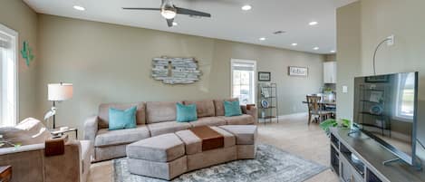 Corpus Christi Vacation Rental | 3BR | 3BA | Stairs Required | 1,600 Sq Ft