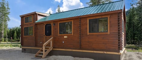 Thunderbolt Cabin Exterior