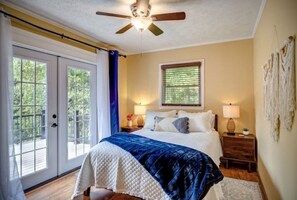 The Blue Ridge Cottage, master bedroom