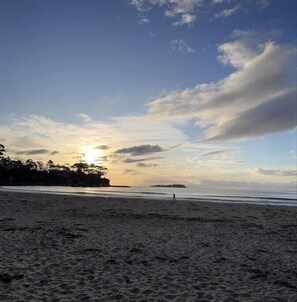 Sunrise Denhams Beach