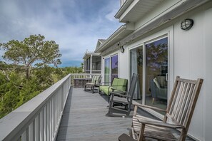 Deck living